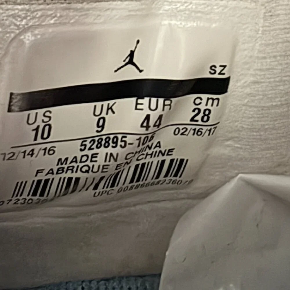 Nike Air Jordan 11 Retro Low White University Blue UNC 528895-106 Streetwear 10